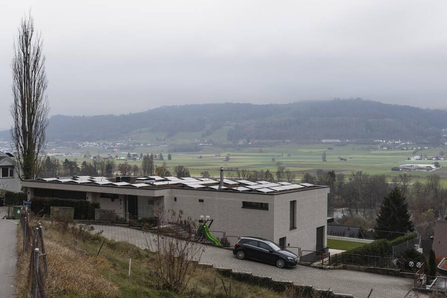 <p>Seit Jahren tritt Grundwasser aus und beschädigt die Nachbargrundstücke.</p>