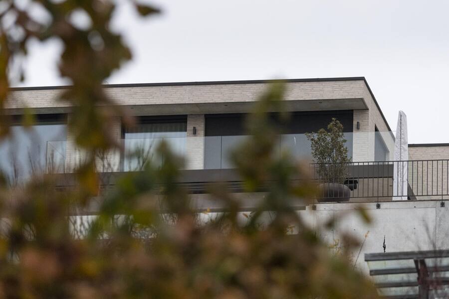 <p>Beim Bau der Villa des Ex-Eishockey-Stars missglückte eine Erdbohrung.</p>