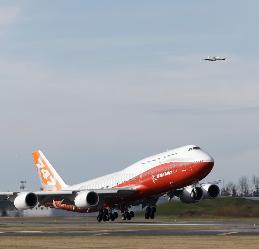 <p>Der Umbau von zwei Boeing 747-8 verzögert sich. Der neue Auslieferungstermin ist frühestens 2029.</p>