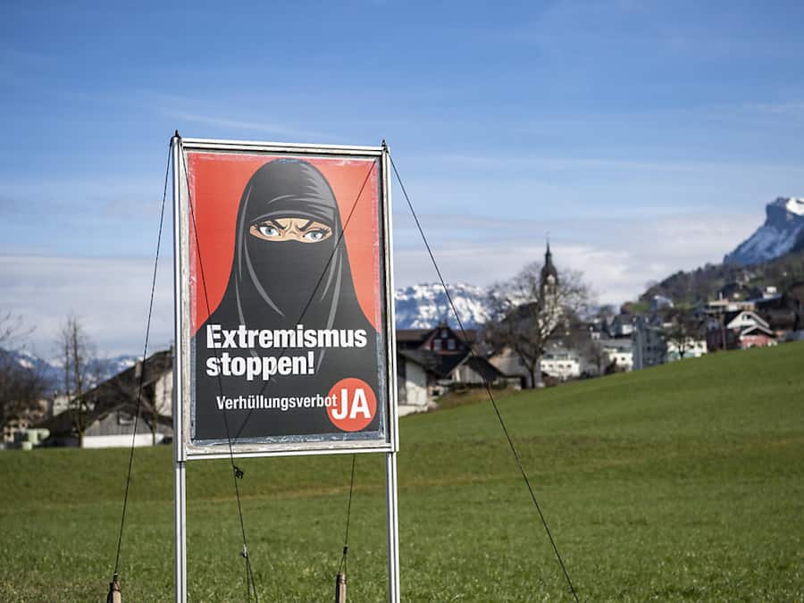 <p>Künftig gilt in der Schweiz ein Gesichtsverhüllungsverbot. Es gibt jedoch Ausnahmen.</p>