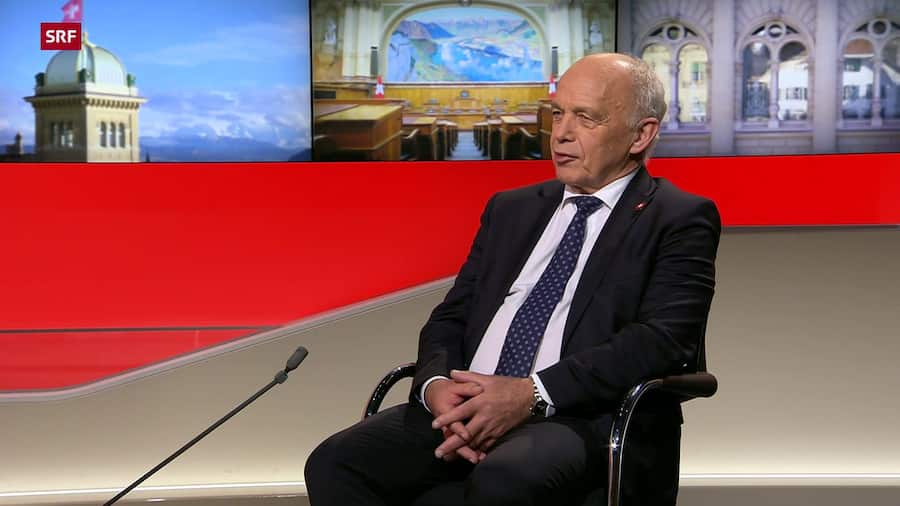 <p>Der abtretende Finanzminister Ueli Maurer (74) sagte Ende Dezember 2022, die Lage der CS sei stabil. </p>