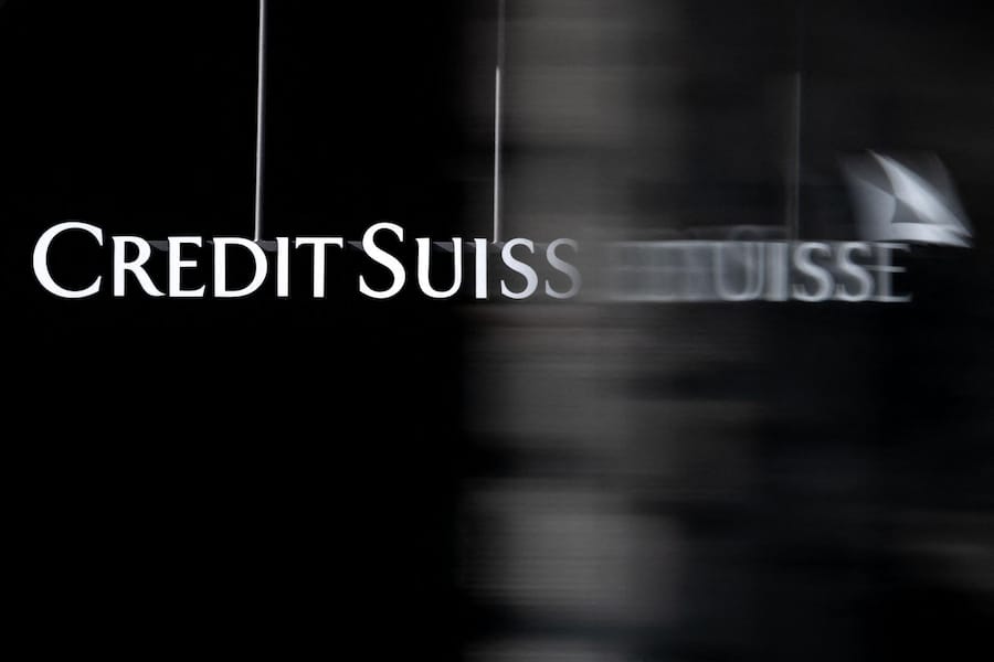 <p>Fading away: Das Logo der Credit Suisse verschwindet nach und nach.</p>
