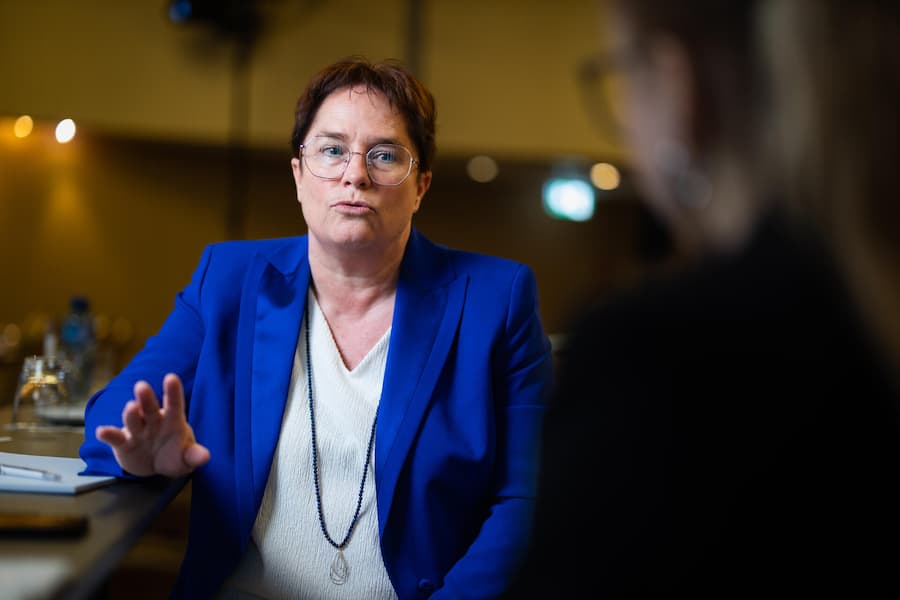 <p>Ihre Firma ist nicht von Strafzöllen aus den USA betroffen, weil Ems die US-Autowerke direkt aus den USA beliefert.</p>