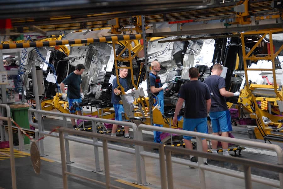 <p>Die Autohersteller wünschen sich zwar mehr Spielraum. Doch besonders wichtig ist die Planungssicherheit. Im Bild: Produktion bei BMW in München.</p>