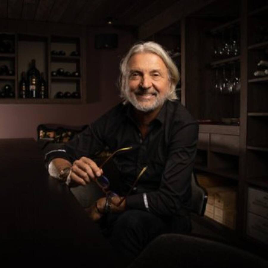 <p>Wie Mitinhaber Thomas Rosenberger bestätigt, soll der Sternen Grill im September einen Ableger am Zürcher Paradeplatz erhalten.</p>