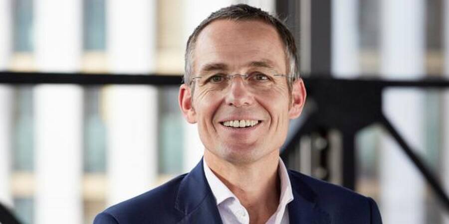 <p>Raiffeisen-Ökonom Fredi Hasenmaile sieht Probleme beim Bau, im Gastgewerbe, in der Hotellerie und in der Industrie.</p>