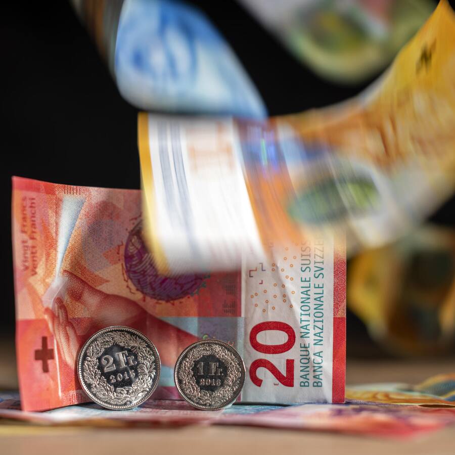 <p>Versicherte erhalten deutlich mehr Zins.</p>