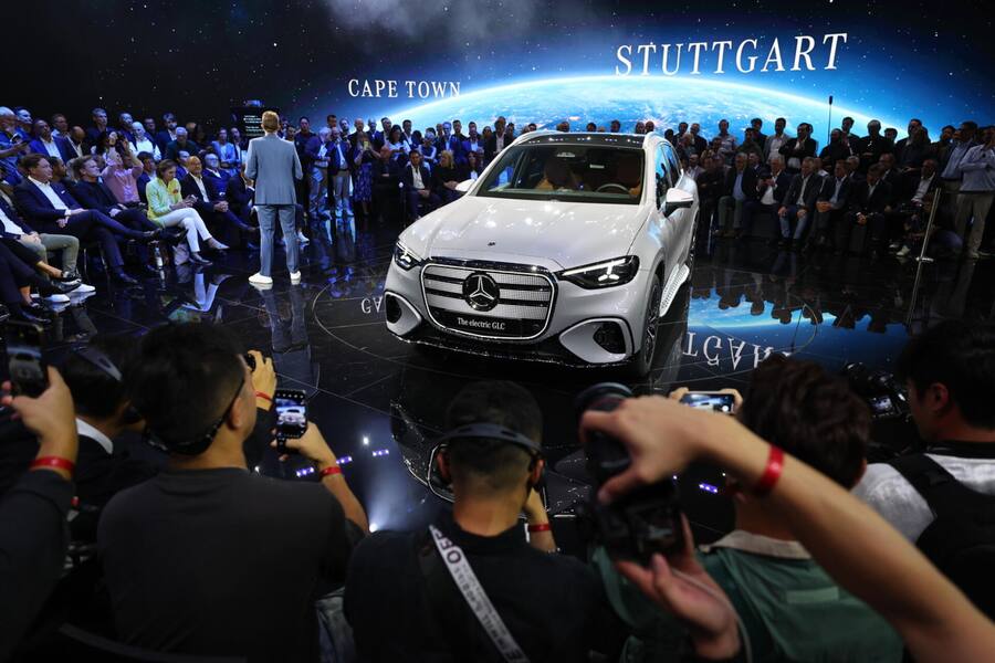 <p>Mercedes stellt auf der IAA den neuen elektrischen SUV GLC vor.</p>