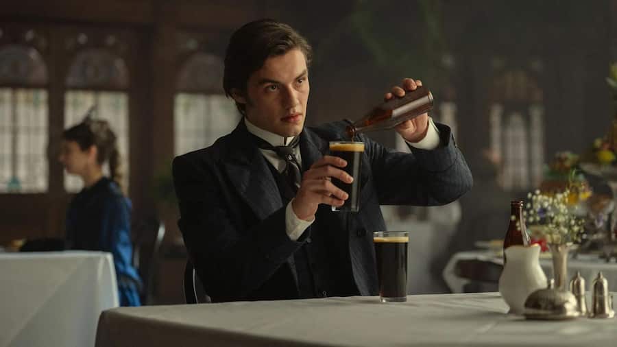 <p>Bierlastiger Stream: Louis Partridge als Edward Guinness in der Serie «House of Guinness»</p>