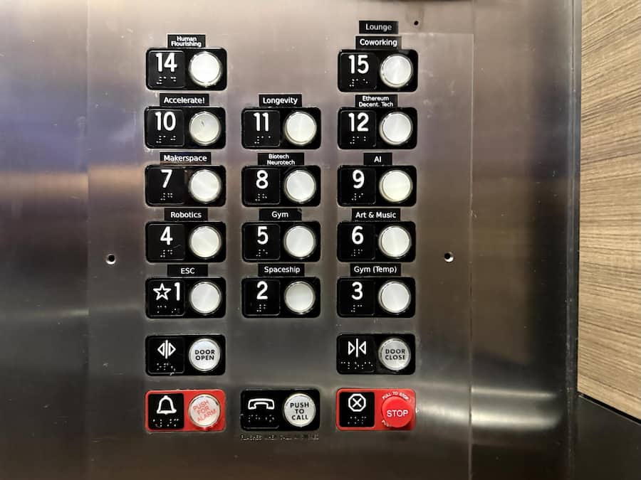 <p>Robotik, KI, Longevity: Im Frontier Tower ist jedes einzelne Stockwerk einer anderen Zukunft gewidmet.</p>