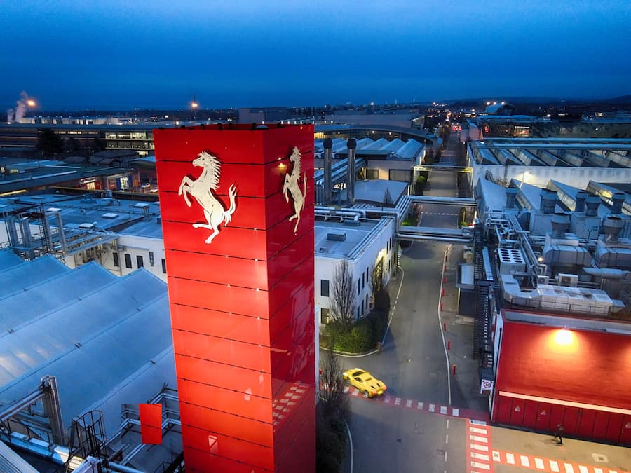 <p>Die Fabrik in Maranello ist das Zentrum der legendären italienischen Sportwagenmarke.</p>