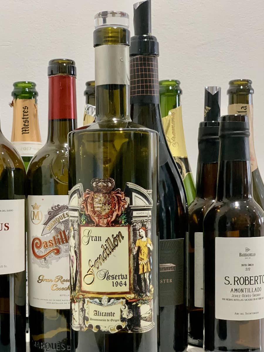 <p>Fondillon heisst die Süssweinspezialität aus Alicante, die zu salzigen Knabbereien oder als Dessert zum Abschluss eines Paella-Essens passt.</p>