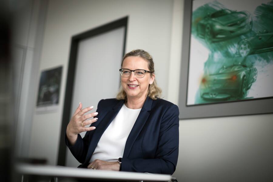 Hiltrud Dorothea Werner, Mitglied des Konzernvorstands, Ressort ?Integritaet und Recht?, Volkswagen AG, Portraet, Einzelportraet, Europa, Deutschland, Wolfsburg, 22.06.2018Engl.: Hiltrud Dorothea Werner, Board Member of the Volkswagen AG, Portraet, Europe, Germany, Wolfsburg, 06/22/2018Stichwoerter: VW, Wirtschaft, Automobilwirtschaft