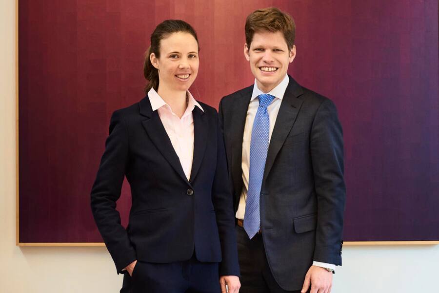Geschäftsführer Dania und Nils Kamply fotografiert im Sitzungszimmer von Kambly in Trubschachen, Schweiz.