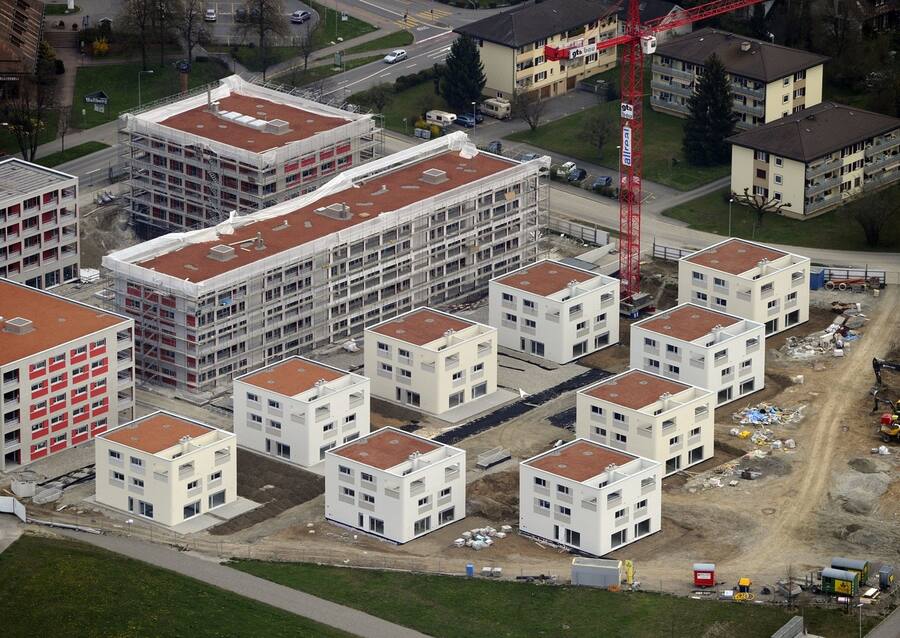 Eine Ueberbauung bei Volketswil