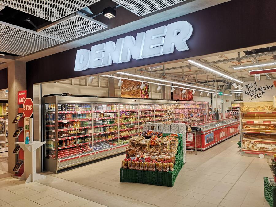 Foto Manuel Geisser 20.11.2020 : Eingang einer Denner Filiale . *** Photo Manuel Geisser 20 11 2020 Entrance of a Denner branch PUBLICATIONxNOTxINxSUI