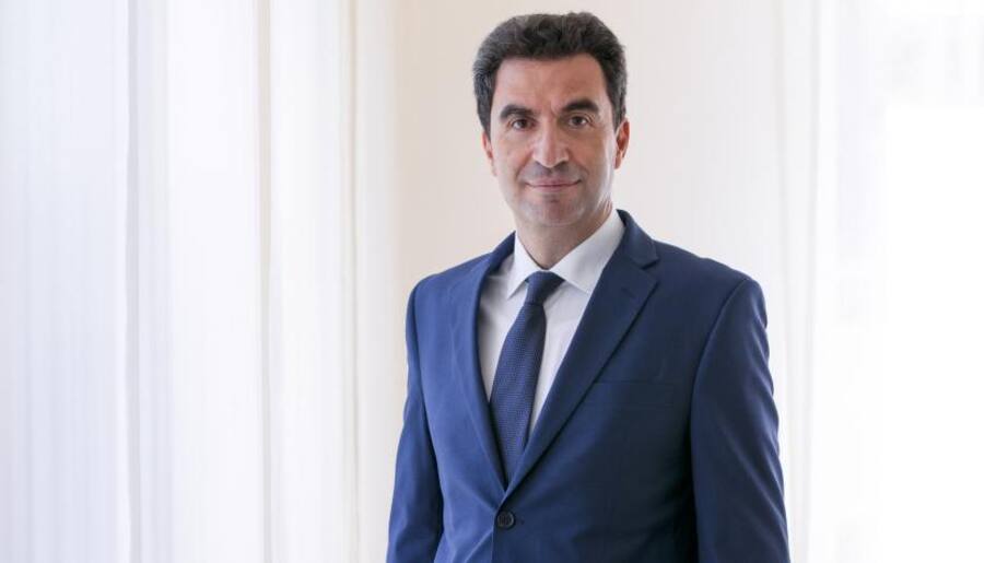 *Anastassios Frangulidis ist seit Oktober 2016 Chefstratege und Leiter Multi Asset bei Pictet Asset Management in Zürich. Bevor er zu Pictet kam, leitete er als Chefökonom und Chefstratege das Multi Asset Research bei der Zürcher Kantonalbank. Frangulidis trat der Bank im Jahr 1999 bei und wurde 2002 zum «Chief Economist International» ernannt. Er begann seine Karriere 1997 bei der UBS im Bereich Portfolio Management.