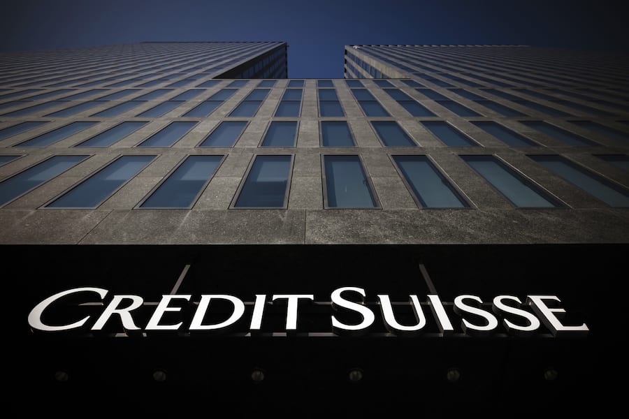 Das Logo der Schweizer Bank Credit Suisse an einem Gebaeude in Zuerich Oerlikon, am Donnerstag, 10. Maerz 2022 in Zuerich. (KEYSTONE/Michael Buholzer)