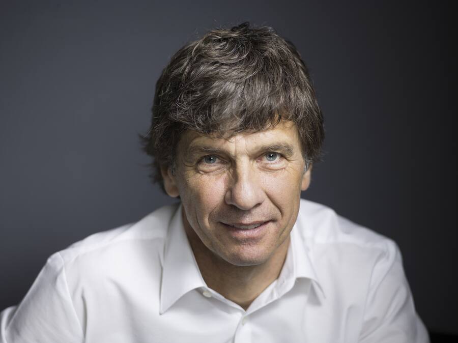 Andre Luethi, CEO Globetrotter, in the office of Globetrotter in Bern, Switzerland, on June 1, 2015. (KEYSTONE/Gaetan Bally)Andre Luethi, CEO Globetrotter, im Globetrotter-Buero in Bern, am 1. Juni 2015. (KEYSTONE/Gaetan Bally)