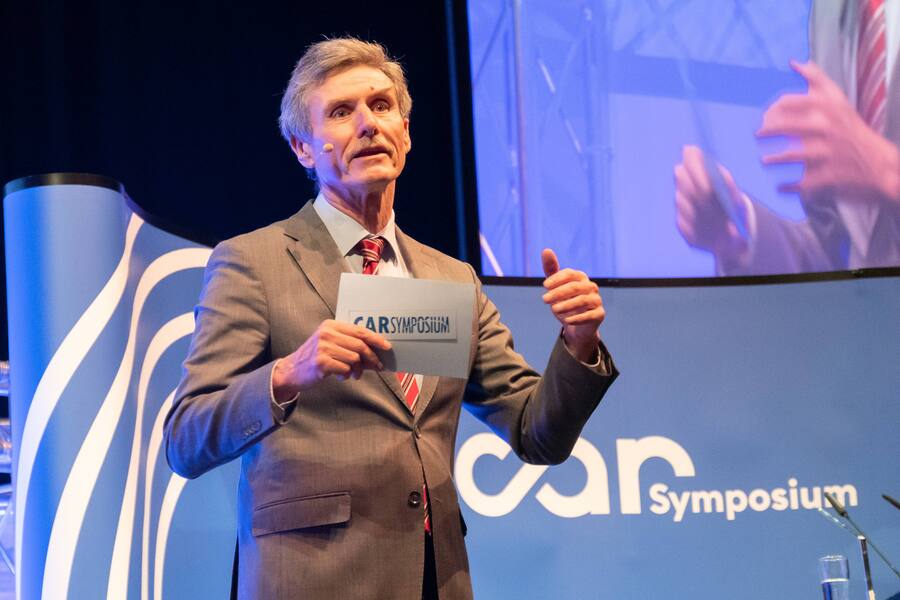 Bochum, Deutschland, 12.02.2020: Ferdinand Dudenhöffer beim Car Symposium. *** Bochum, Germany, 12 02 2020 Ferdinand Dudenhöffer at the Car Symposium