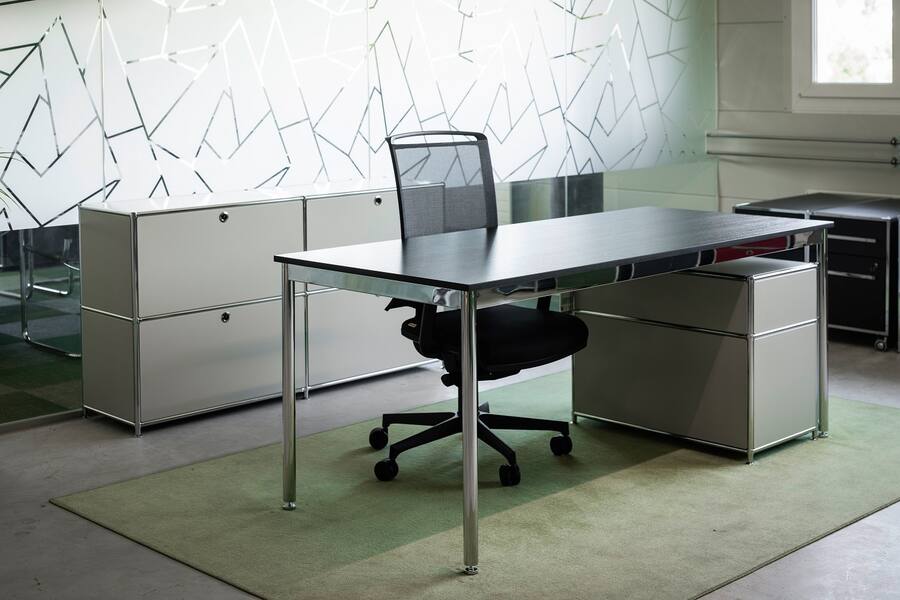 Dielsdorf, Zuerich, Schweiz, 2. September 2022 - Tradingzone Key Visual, Design Moebel, 2nd Hand Market.