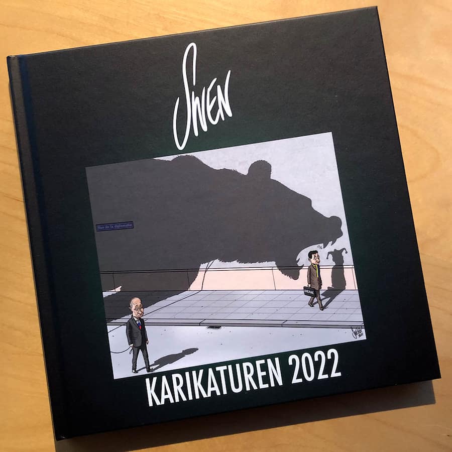 Buchcover des Jahrbuchs der Swen-Karikaturen 2022 von Silvan Wegmann