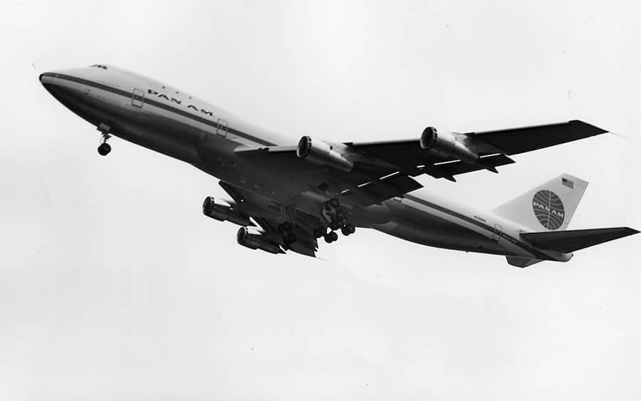 Erste Boeing 747 mit Passagieren 1970 in der Luft, schwarz-weiss Bild