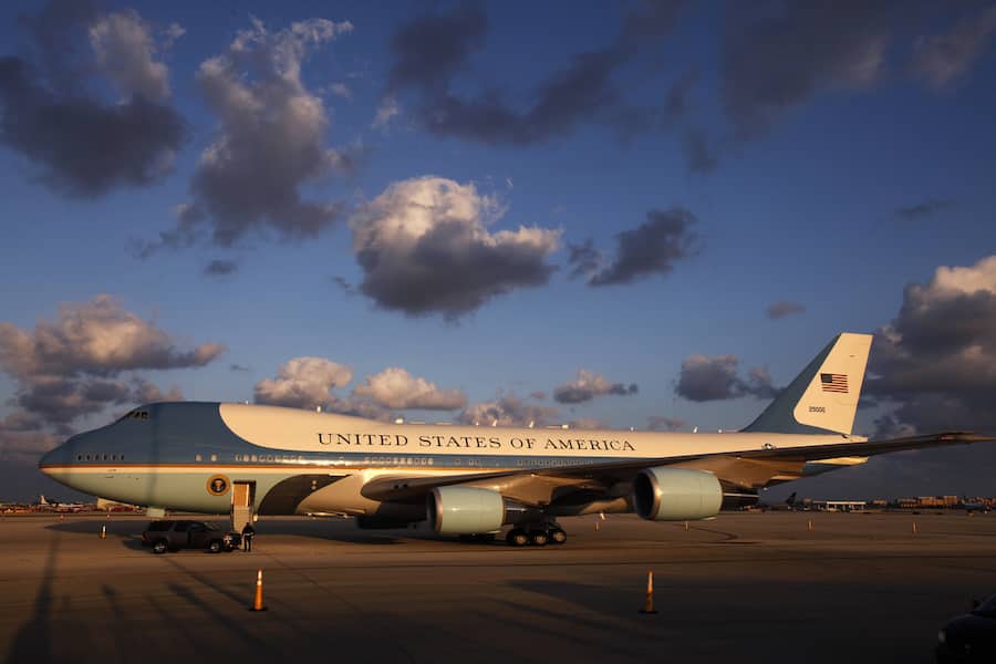 Die Air Force One mit dem Schriftzug United States Of America