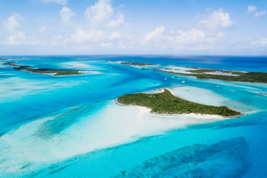 Luftaufnahme von Inseln der Bahamas.