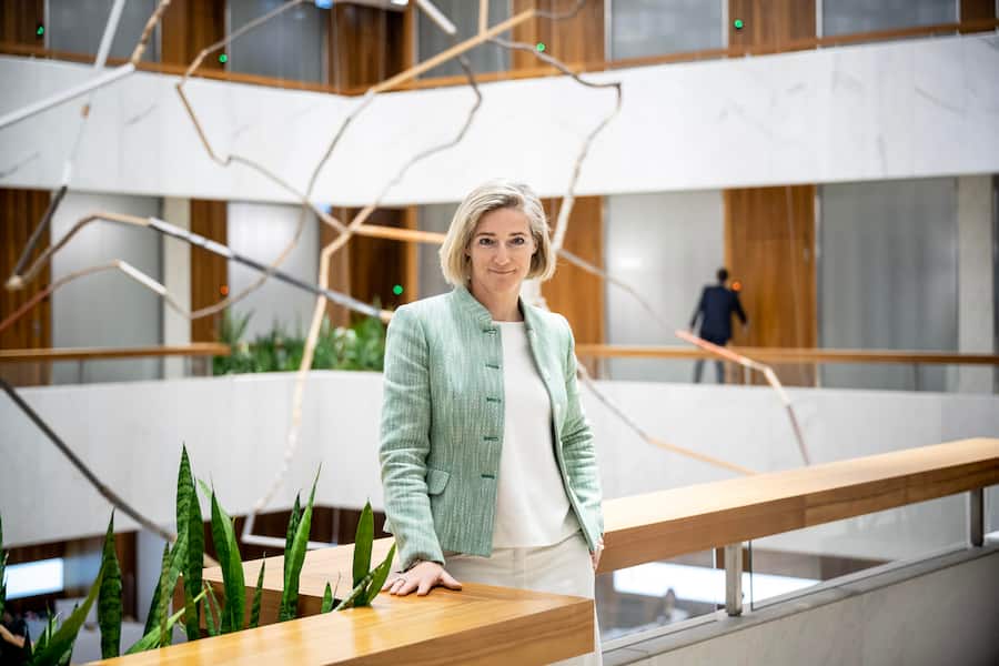 Florence Schnydrig Moser, Leiterin Private Banking und Mitglied der Generaldirektion der Zürcher Kantonalbank am 27.02.2023 an deren Hauptsitz an der Bahnhofstrasse 9 in Zürich.