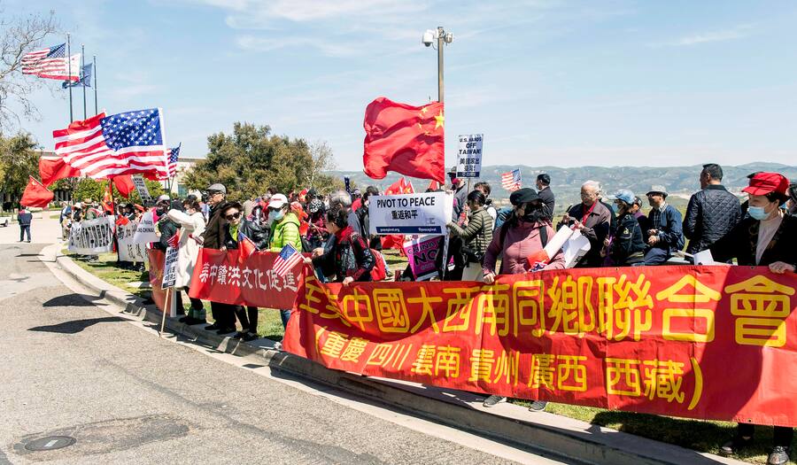 April 05, 2023 - Simi Valley, California, U.S A. - People expressing opnions on both sides of the China/Taiwan issue demonstrate as U.S. House Speaker Kevin McCarthy, a bi-partisan Congressional delegation and Taiwan President Tsai Ing-Wen meet at the Ronald Reagan Presidential Library. Tsai is the first Taiwan president to meet with a U.S. House Speaker on U.S. soil. Simi Valley U.S. - ZUMAce6_ 20230405_zaf_ce6_017 Copyright: xBrianxCahnx