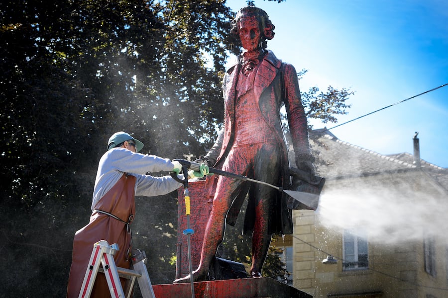 Das Resultat der Mindest-Lohn-Vorlage: Je nach Gemeinde, hat der Arbeiter einen Mindestlohn von 3700 oder 4400 Franken pro Monat