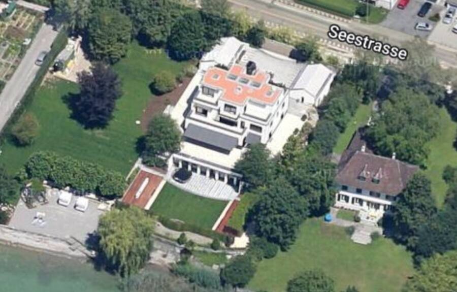 Seit über vier Jahren ist Igor Akhmerovs Prunkvilla auf dem Markt.