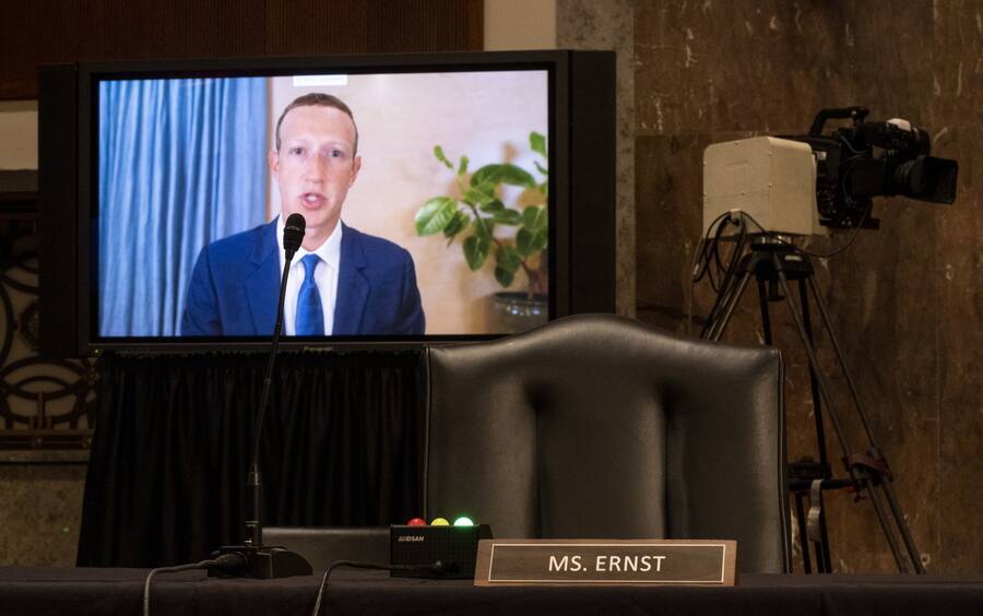 Facebook-CEO Mark Zuckerberg spricht per Video während der Anhörung des Unterausschusses für Kartell-, Handels- und Verwaltungsrecht des Repräsentantenhauses zu Online-Plattformen und Marktmacht in Washington.