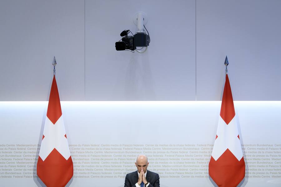 Gesundheitsminister Alain Berset: Beten hilft nicht gegen steigende Krankenkassenprämien.