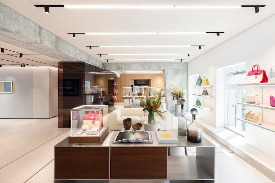 Der Sotheby’s Salon im Flagship-Store von Bucherer an der Bahnhofstrasse 50: Auf 160 Quadratmetern können hier rare Luxusgüter des Auktionshauses zum Fixpreis gekauft werden.