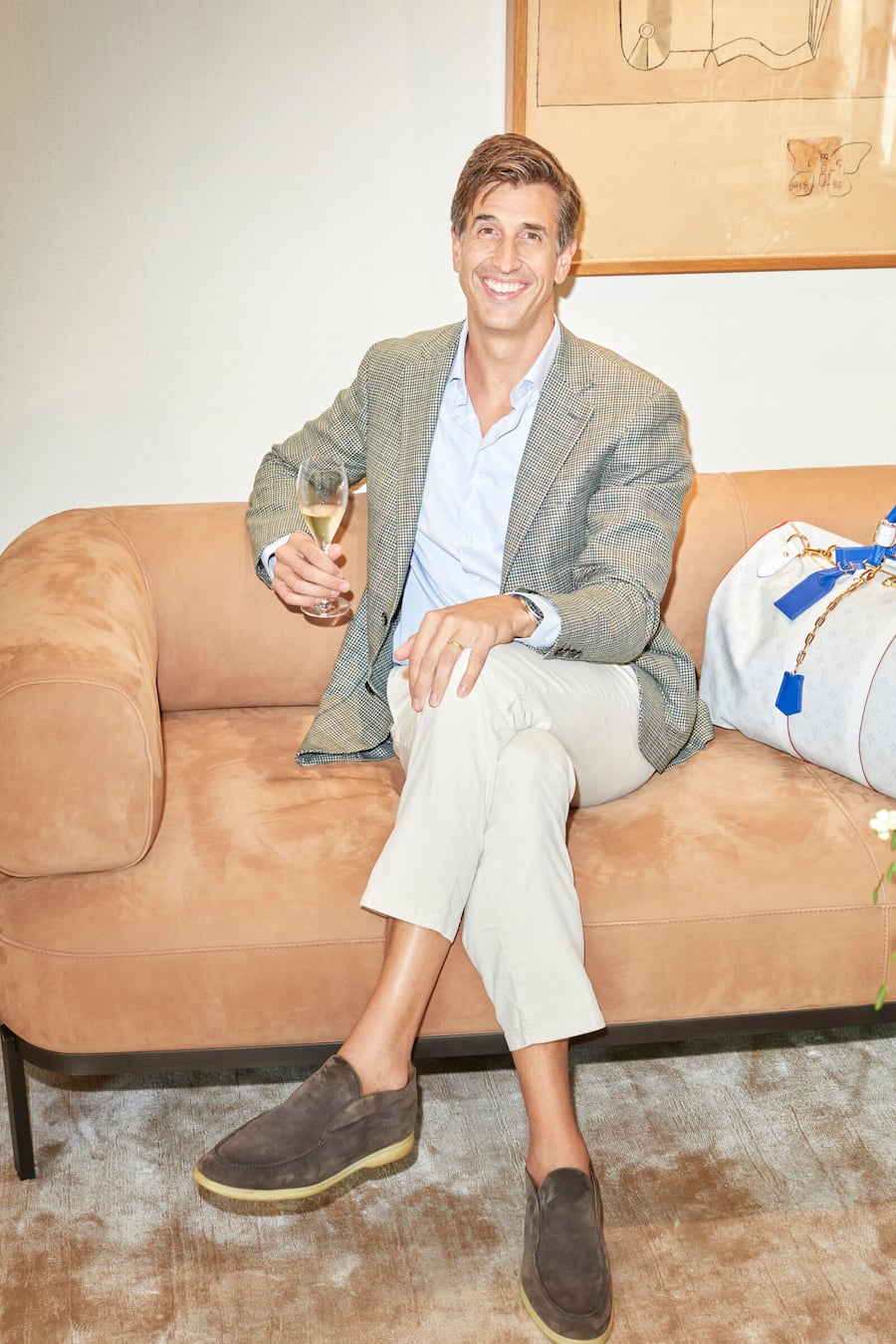 Josh Pullan ist Leiter der Global Luxury Division beim Auktionshaus Sotheby’s. Er war massgeblich an der Einführung neuer wachstumsstarker Kategorien wie Handtaschen, Sneakers und Streetwear beteiligt. Pullan ist schon seit dem Jahr 2006 bei Sotheby’s. Vor seiner jetzigen Position war er zehn Jahre in New York als Global Head of Ecommerce tätig. Pullan hat ein Anwaltspatent in Australien. Zudem hat er einen Master in Art Business vom Sotheby’s Institute of Art in London.