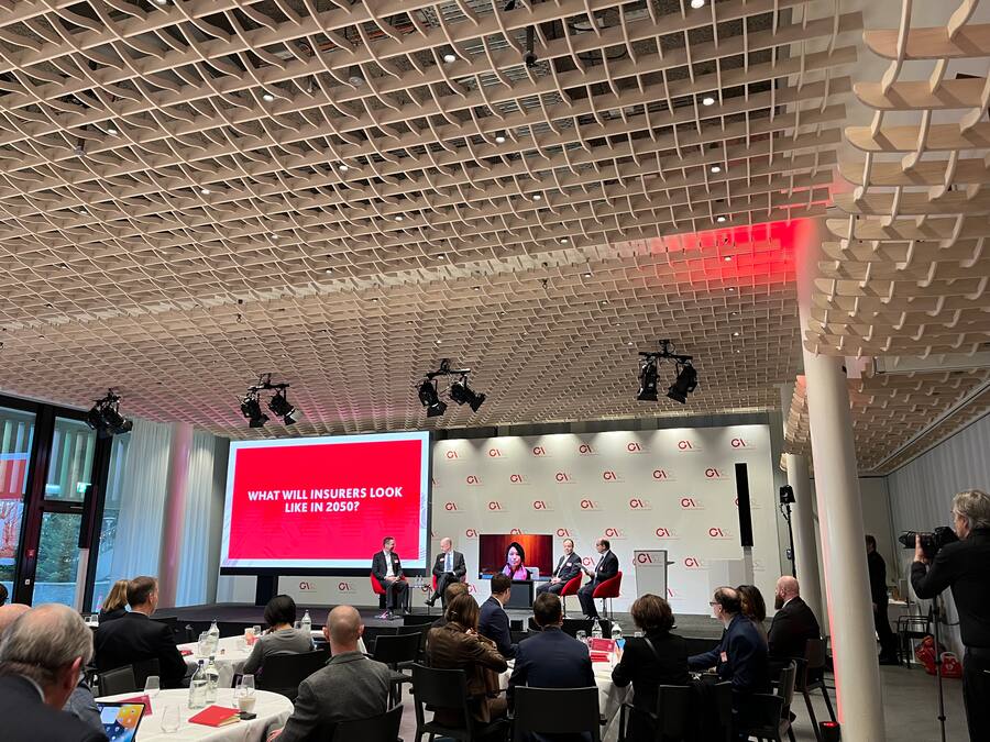 Das CEO-Panel am 50. Geneva Association Summit im Zürcher Kongresshaus.