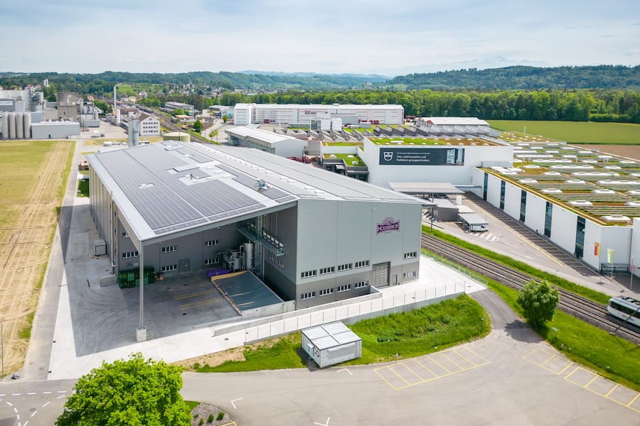 2022 hat die Firma Holderhof in Sulgen TG eine topmoderne Mosterei in Betrieb genommen.