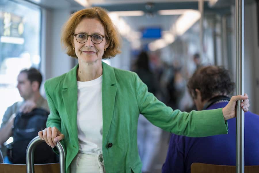 Bild: Philippe Rossier fuer SoBli, 27.8.2024, Zuerich, Tramfahrt und Interview mit Monika Rühl, 61, Direktorin von Economiesuisse. Mit Thomas Schlittler.