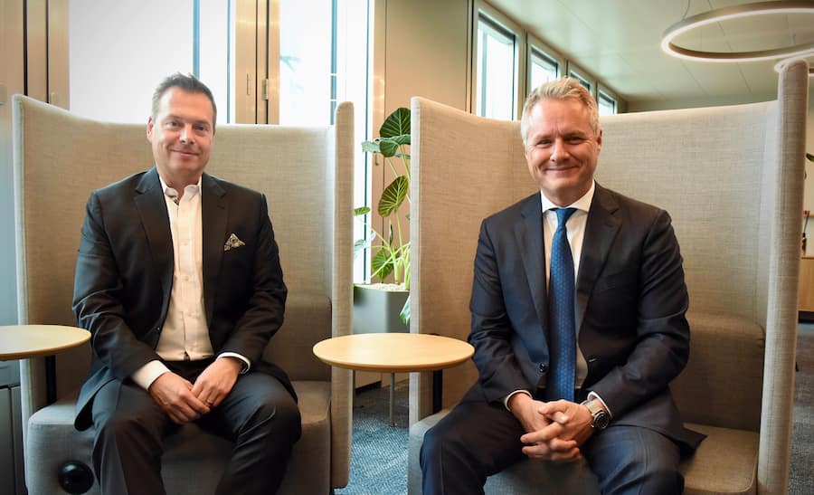 Philipp Merkt (CIO Postfinance) und Roger Bootz (CEO Vanguard Schweiz) wollen die nachfrage nach ETF-Sparlänen in der Schweiz ankurbeln.