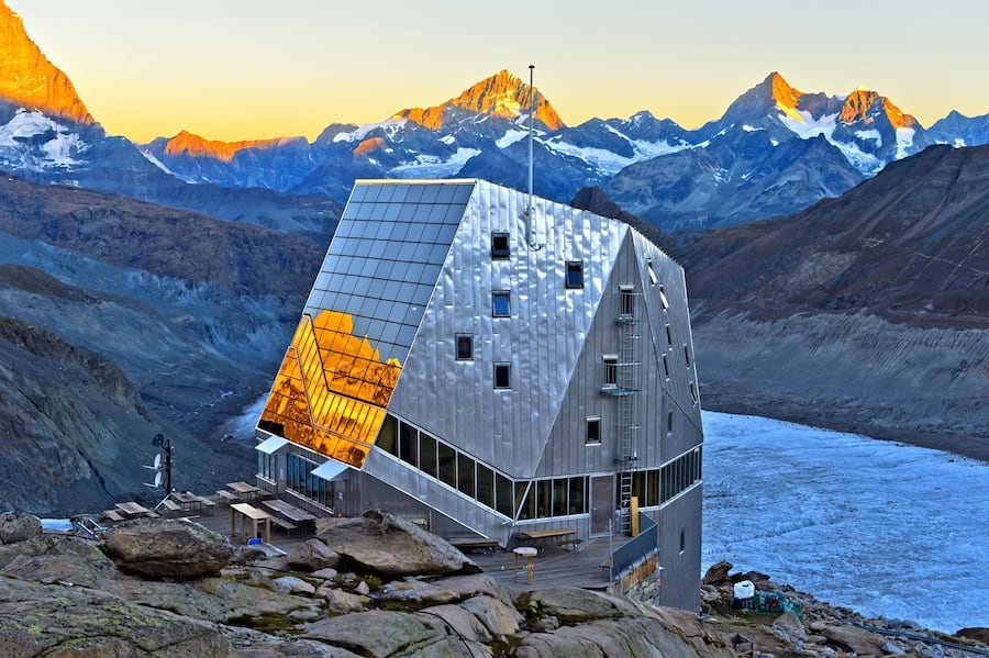 Bilder der Erde Morgendämmerung an der Monte-Rosa-Hütte, hinten Gornergletscher, Zermatt, Wallis, Schweiz, Europa Copyright: imageBROKER/GuenterxFischer iblgva04528583.jpgImages the Earth Dawn to the Monte Pink Hut rear Gornergletscher Zermatt Wallis Switzerland Europe Copyright image broker GuenterxFischer iblgva04528583 JPG Bitte beachten Sie die gesetzlichen Bestimmungen des deutschen Urheberrechtes hinsichtlich der Namensnennung des Fotografen im direkten Umfeld der Veröffentlichung!