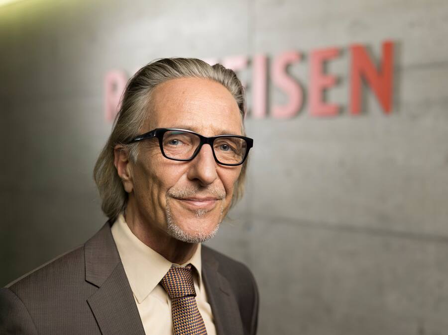 Portrait of Martin Neff, chief economist of Swiss bank Raiffeisen Bank, taken in Zuerich, Switzerland, on February 27, 2014. (KEYSTONE/Gaetan Bally)Martin Neff, Chefoekonom der Raiffeisen Bank, portraitiert am 27. Februar 2014 in Zuerich. (KEYSTONE/Gaetan Bally)