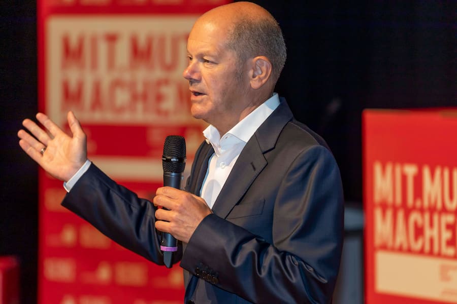 SPD-Kanzlerkandidat Olaf Scholz bei einer IGBCE Konferenz in Cottbus DEU/Brandenburg/Cottbus