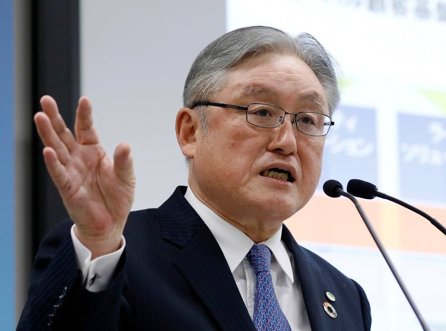 epa07236685 Toshiaki Higashihara, President Chief Executive Officer of Hitachi Ltd., speaks during a news conference announcing Hitachi's biggest acquisition to buy Swiss ABB Ltd. power grid department at the company's headquarters in Tokyo, Japan, 17 December 2018. EPA/KIMIMASA MAYAMA
