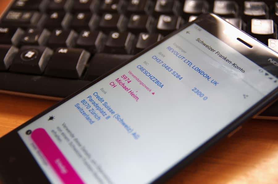 Angaben in der Revolut-App für die Einzahlung über das Schweizer Referenz-Konto.