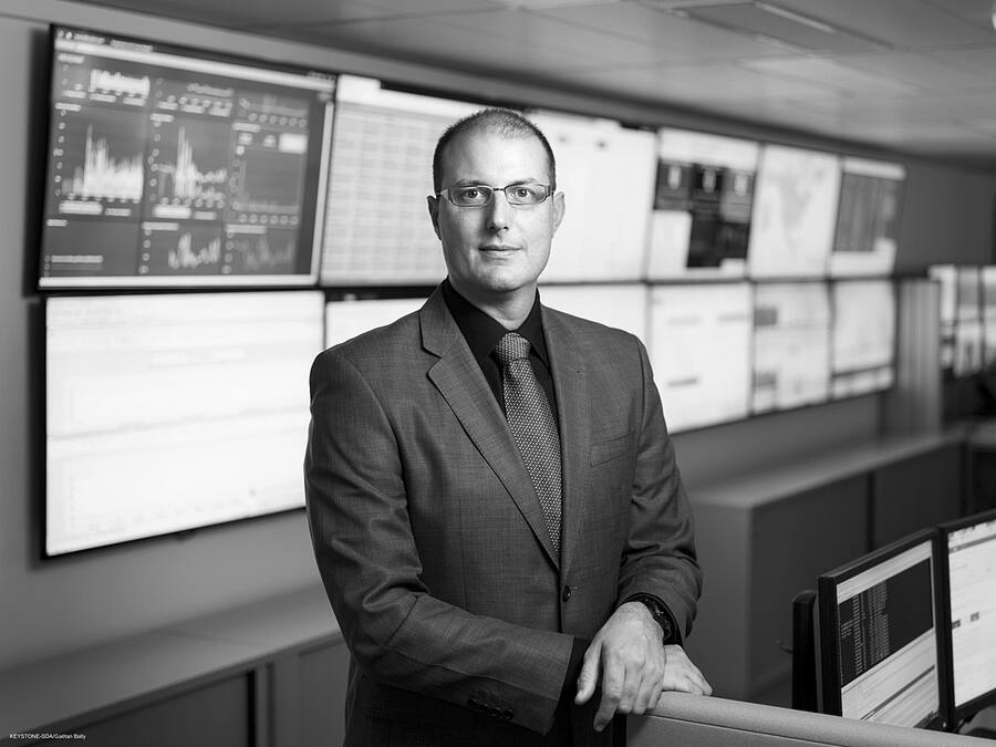 Florian Schuetz, Delegierter des Bundes fuer Cyber-Sicherheit portraitiert im Operation Control Center (OCC) des Bundesamts fuer Informatik und Telekommunikation (BIT) am 9. September 2019 in Bern. (KEYSTONE/Gaetan Bally)