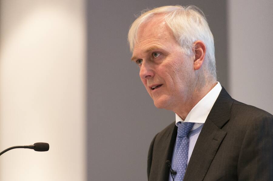 Marc Buerki, Chief Executive Officer (CEO) der Swissquote Online-Bank, orientiert an einer Medienkonferenz in Zuerich am Freitag, 3. Maerz 2017 ueber das vergangene Geschaeftsjahr. Die Online-Bank Swissquote hat im Geschaeftsjahr 2016 einen Gewinn von knapp 21 Millionen Franken erzielt. (KEYSTONE/Thomas Delley)