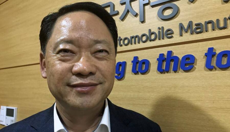 Tae-Nyeon Kim, Direktor beim südkoreanischen Verband der Autoproduzenten an dessen Sitz in Seoul.