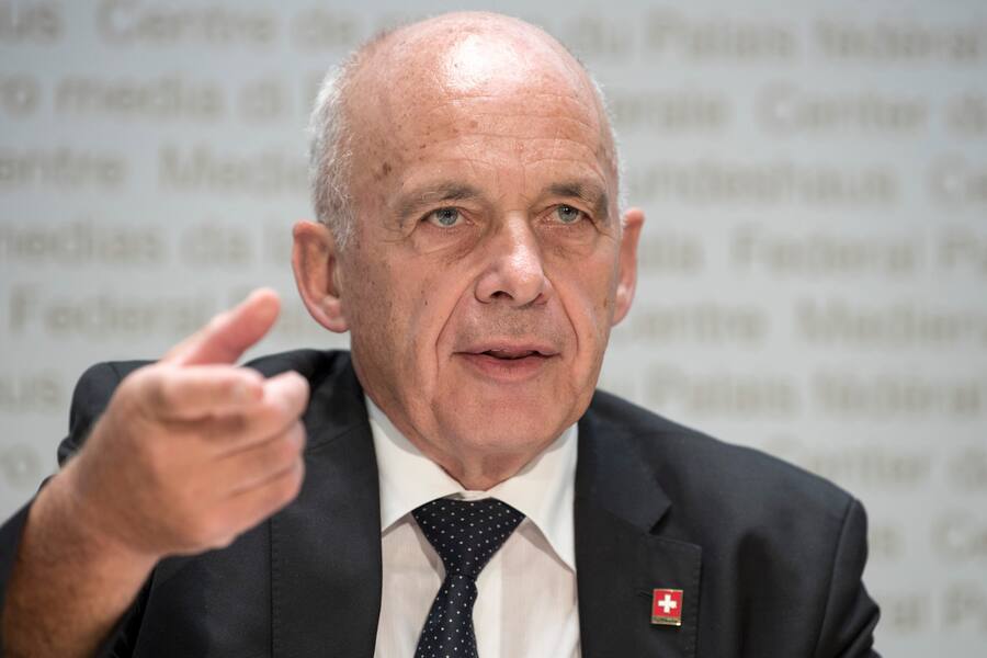 Bundesrat Ueli Maurer spricht an einer Medienkonferenz